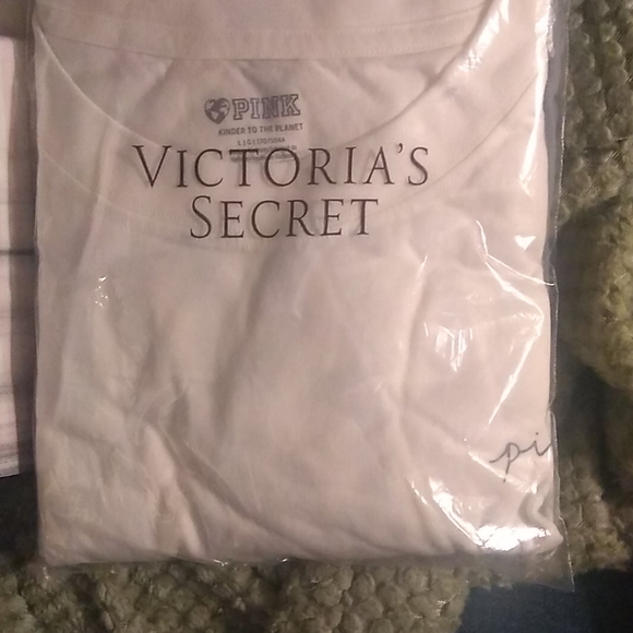 🔥 VS Pink long sleeve varsity crew tee NWT - Picture 6 of 7